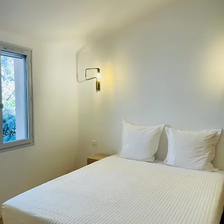 Domaine Pietra Di Sole * بورتو فيكشْيو